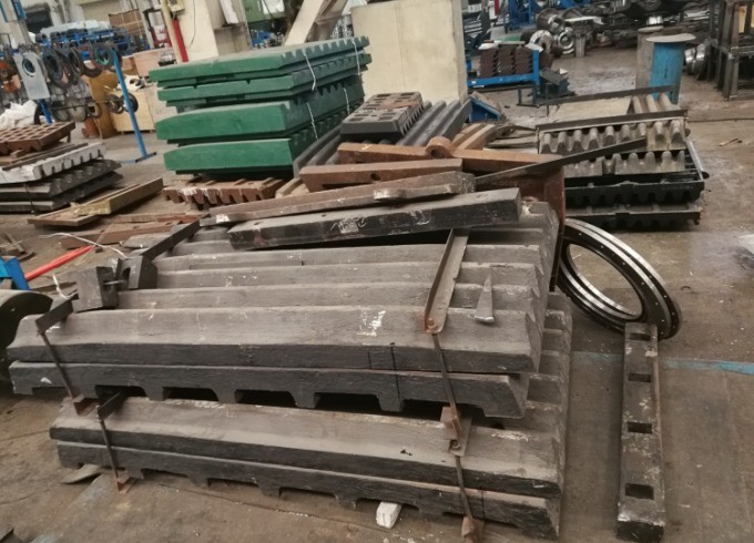 Seyyar Taş Kırma Tesisi Döküm Parçaları,